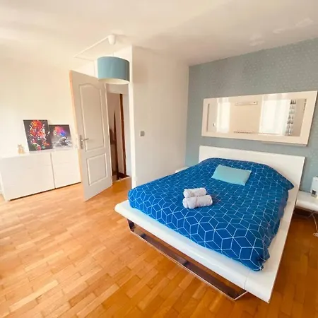 Splendide Maison De Sur Trois Etage - 258